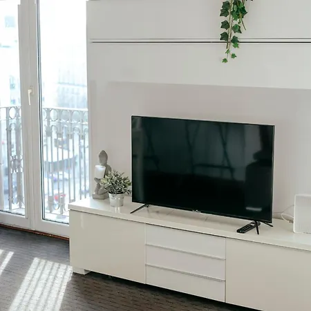 Plac Konstytucji 6 Orange: Warsaw Panorama Apartment with Free Parking Exterior photo
